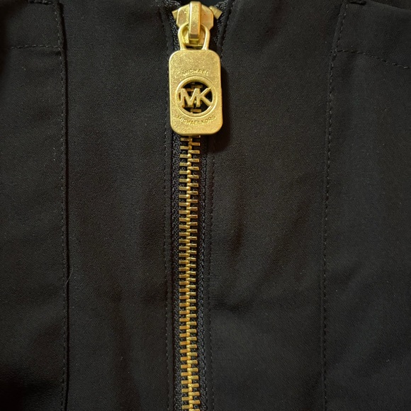 Michael Kors Black V-Neck Pullover Blouse with Gold Accents – Size XL - Picture 5 of 10